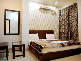 Hotel Alpha Inn By Sonachi Amritsar Ngoại thất bức ảnh
