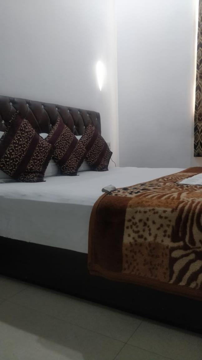 Hotel Alpha Inn By Sonachi Amritsar Ngoại thất bức ảnh